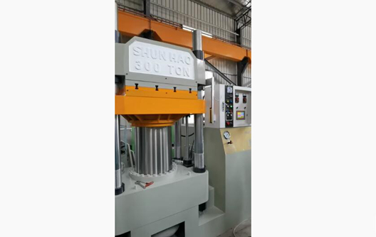 300T New Color Machine Testing for Melamine Tableware Production